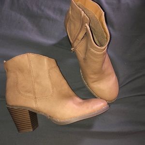 Tan heel bootys